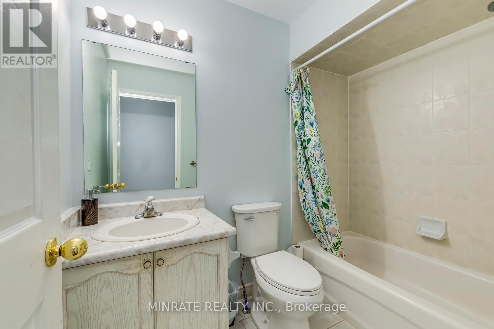 4084 Kryzan Drive, Burlington, ON - Indoor Photo Showing Bathroom