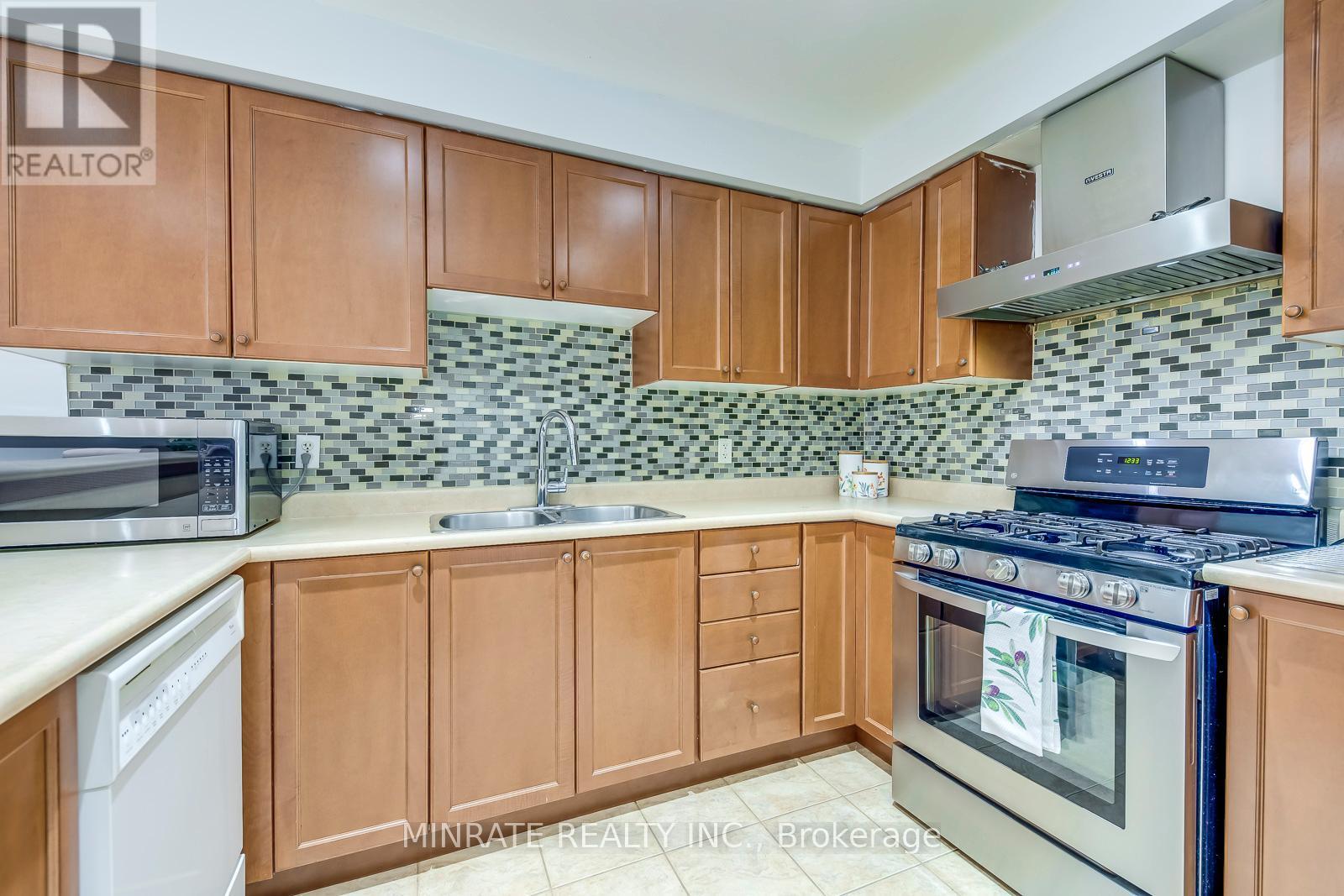 4084 Kryzan Drive, Burlington, ON - Indoor Photo Showing Kitchen With Double Sink