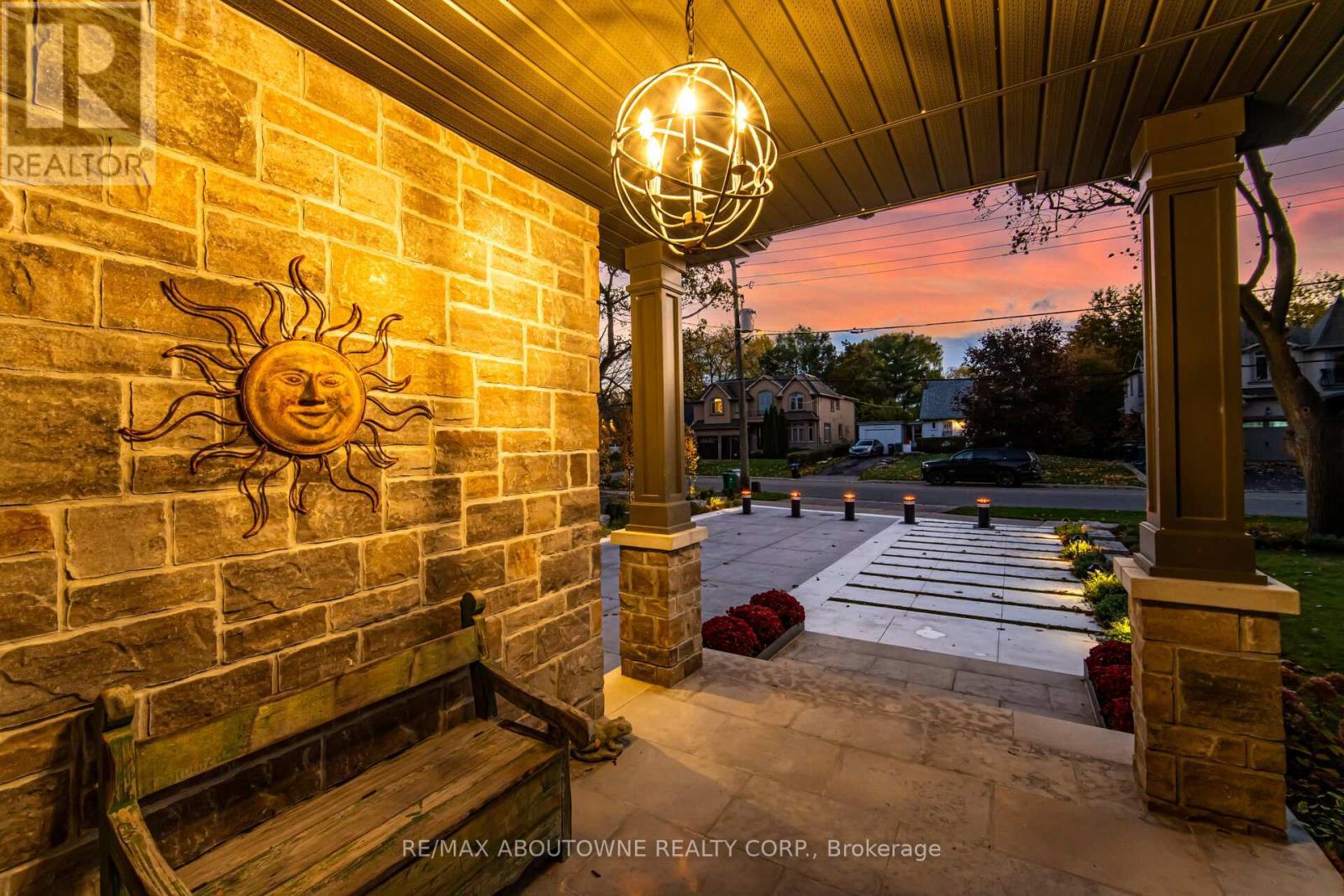 1271 Mineola Gardens, Mississauga, ON -