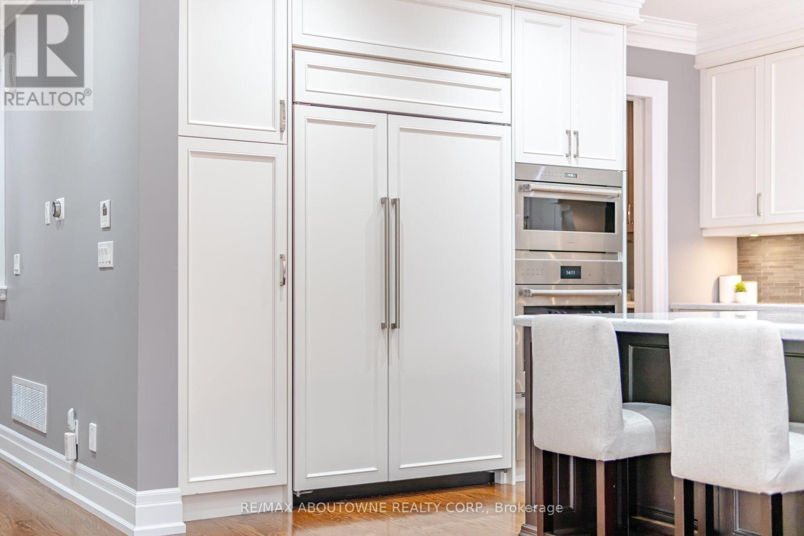 1271 Mineola Gardens, Mississauga, ON - Indoor Photo Showing Other Room