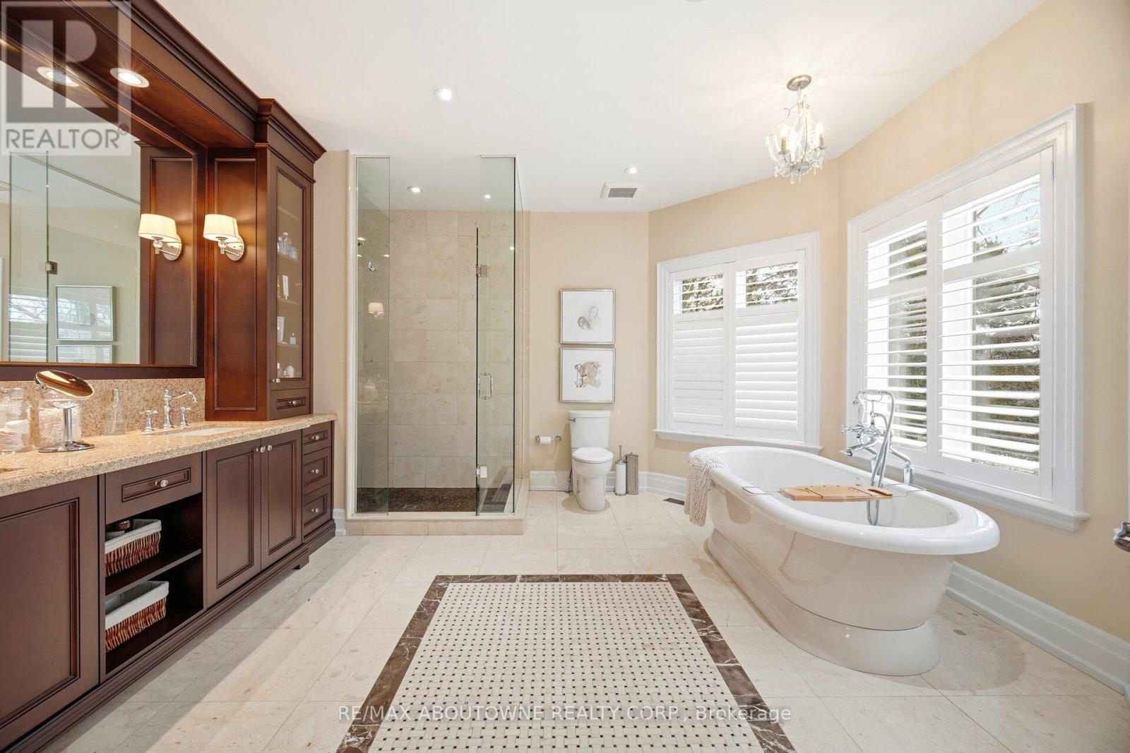 1271 Mineola Gardens, Mississauga, ON - Indoor Photo Showing Bathroom