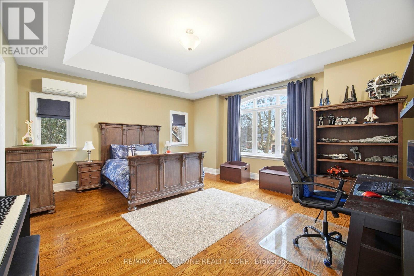 1271 Mineola Gardens, Mississauga, ON - Indoor Photo Showing Bedroom