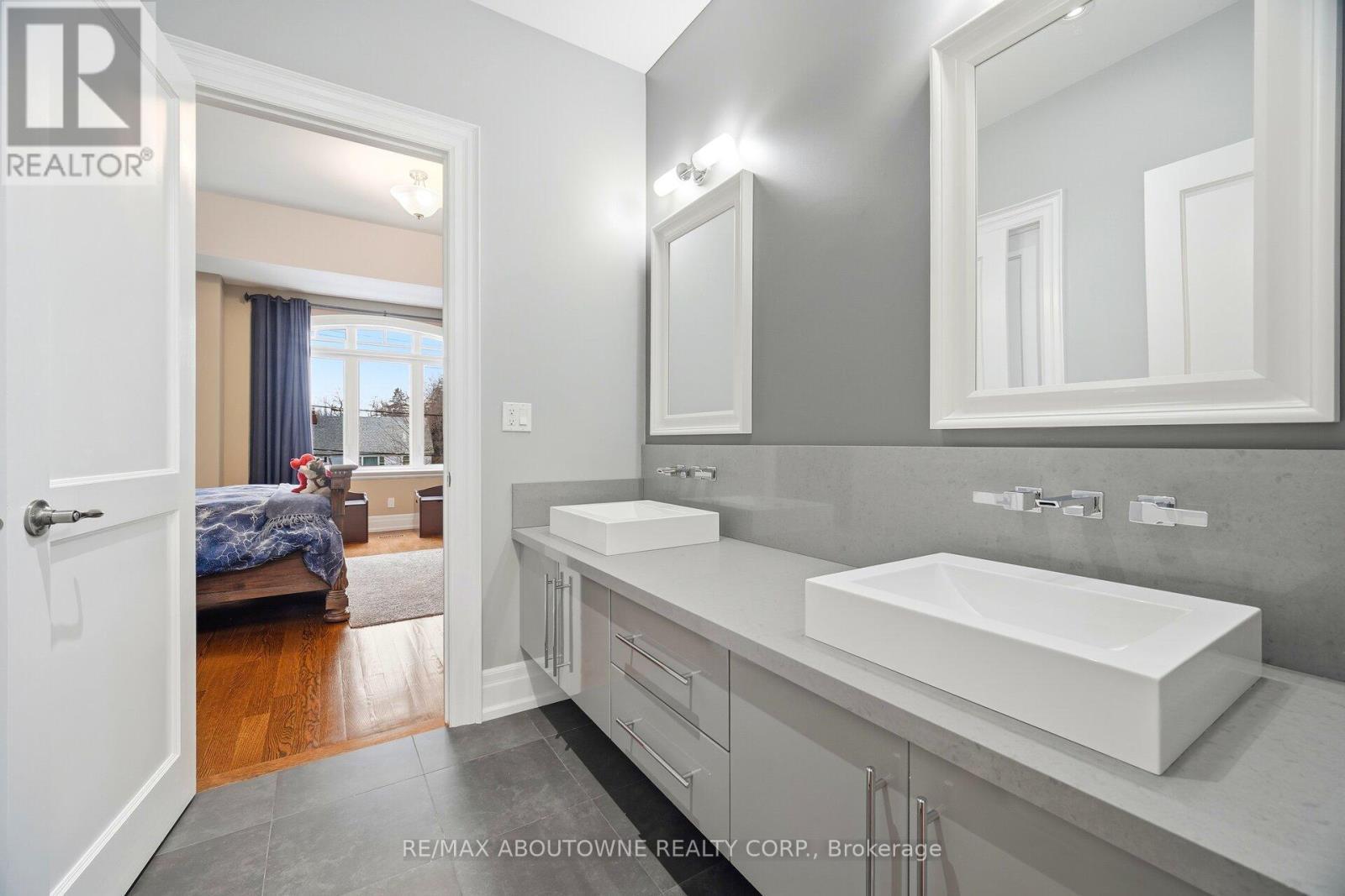 1271 Mineola Gardens, Mississauga, ON - Indoor Photo Showing Bathroom