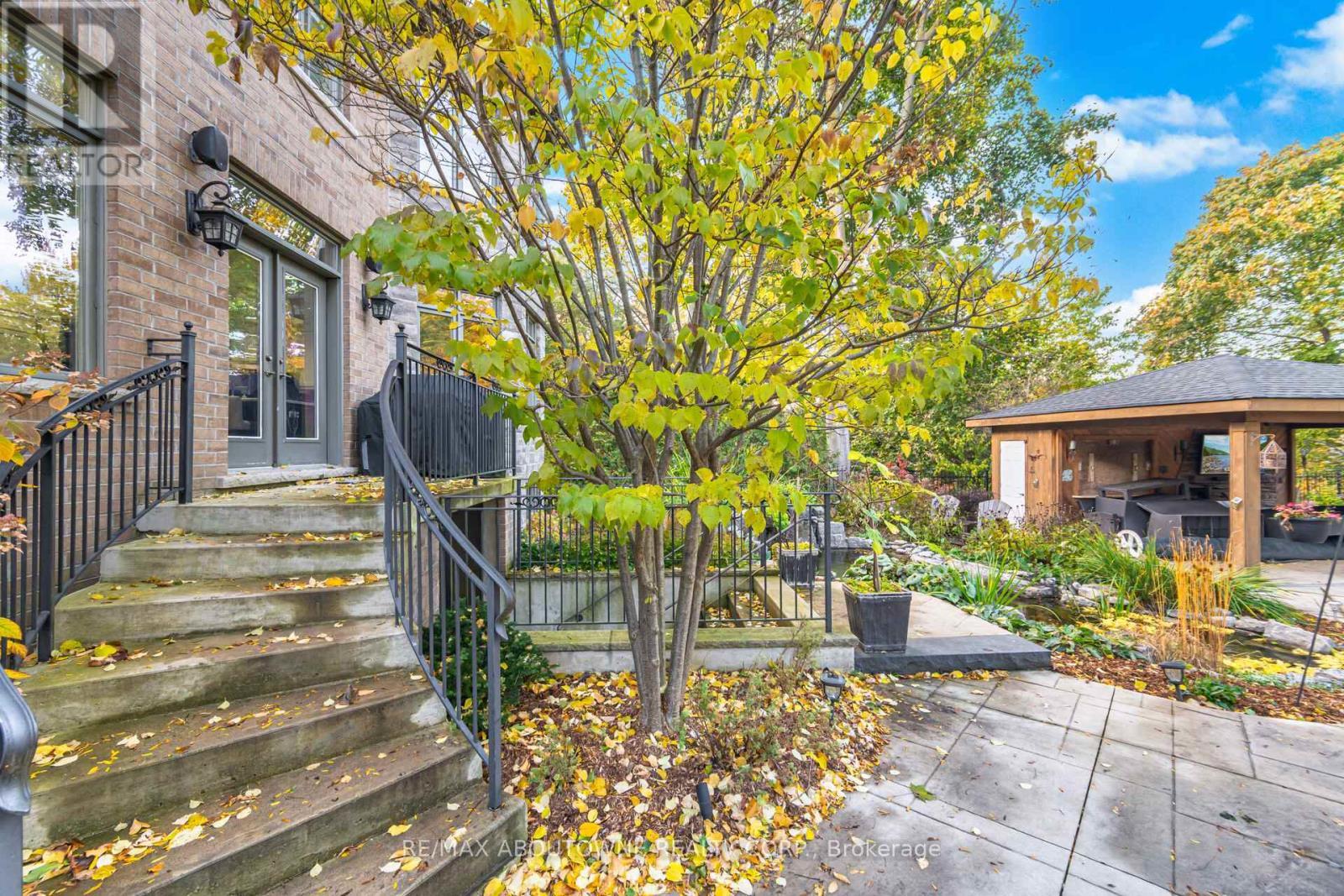 1271 Mineola Gardens, Mississauga, ON - Outdoor