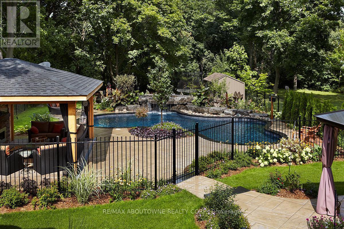 1271 Mineola Gardens, Mississauga, ON - Outdoor