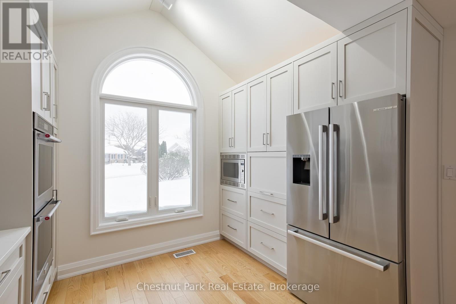 4 Wickens Lane, Blue Mountains, ON - Indoor Photo Showing Kitchen
