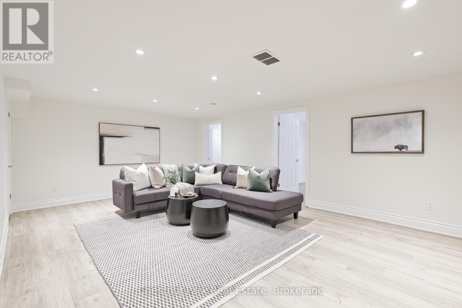 4 Wickens Lane, Blue Mountains, ON - Indoor Photo Showing Living Room