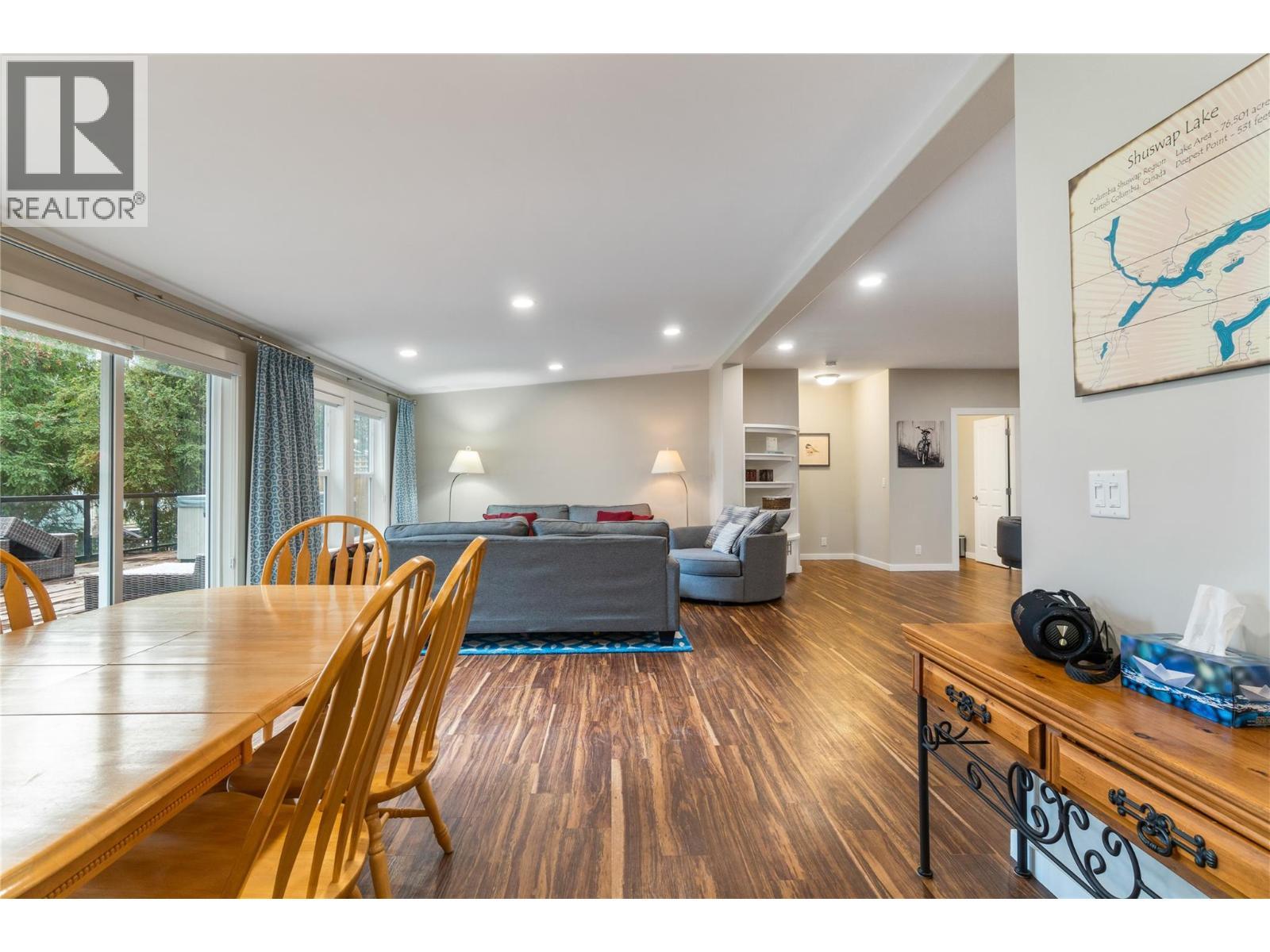 dining room to living room - 405 97A Highway, Sicamous, BC