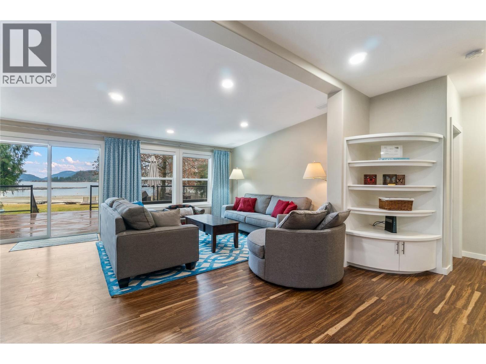 Living room - 405 97A Highway, Sicamous, BC