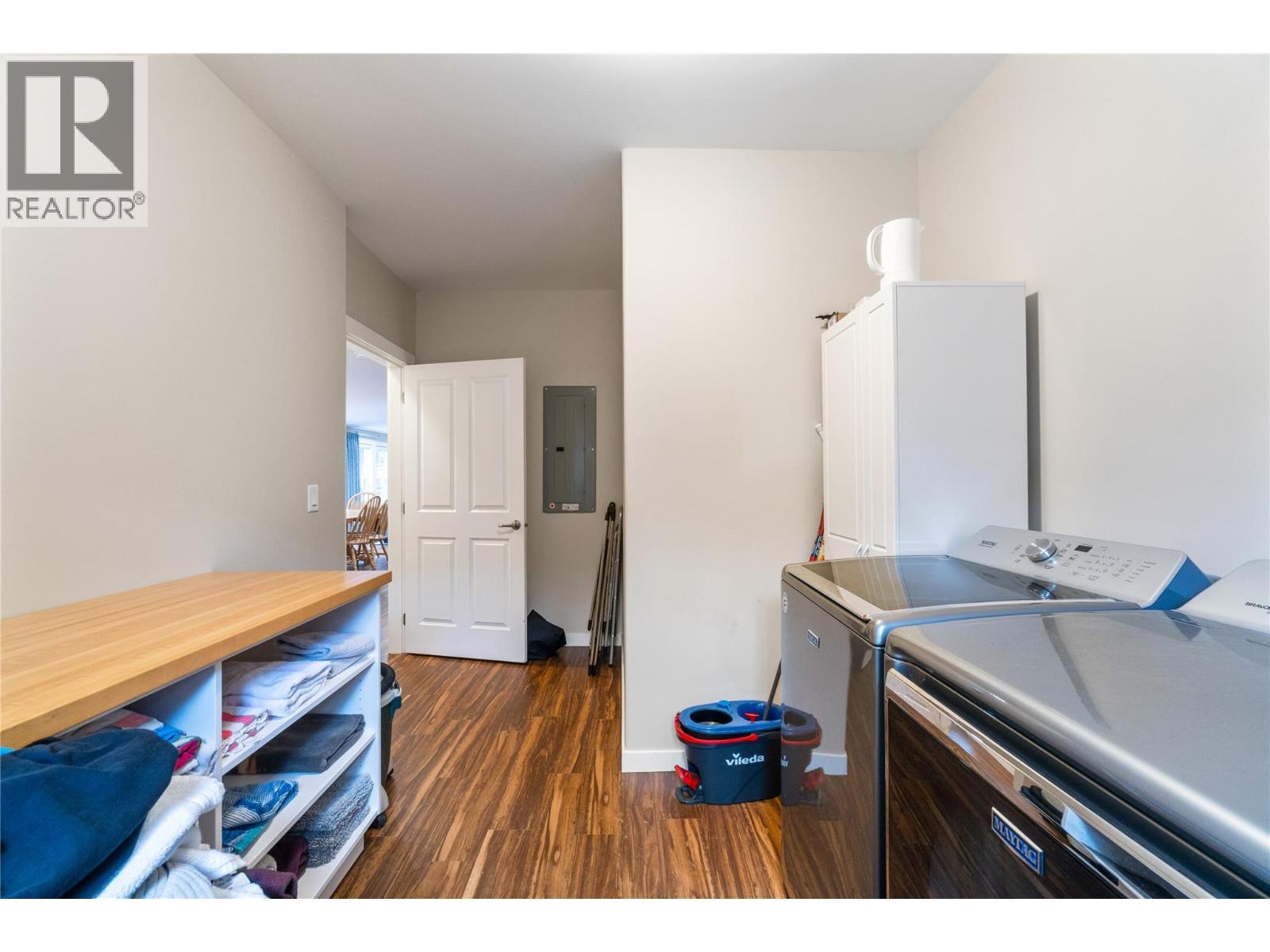 laundry room - 405 97A Highway, Sicamous, BC