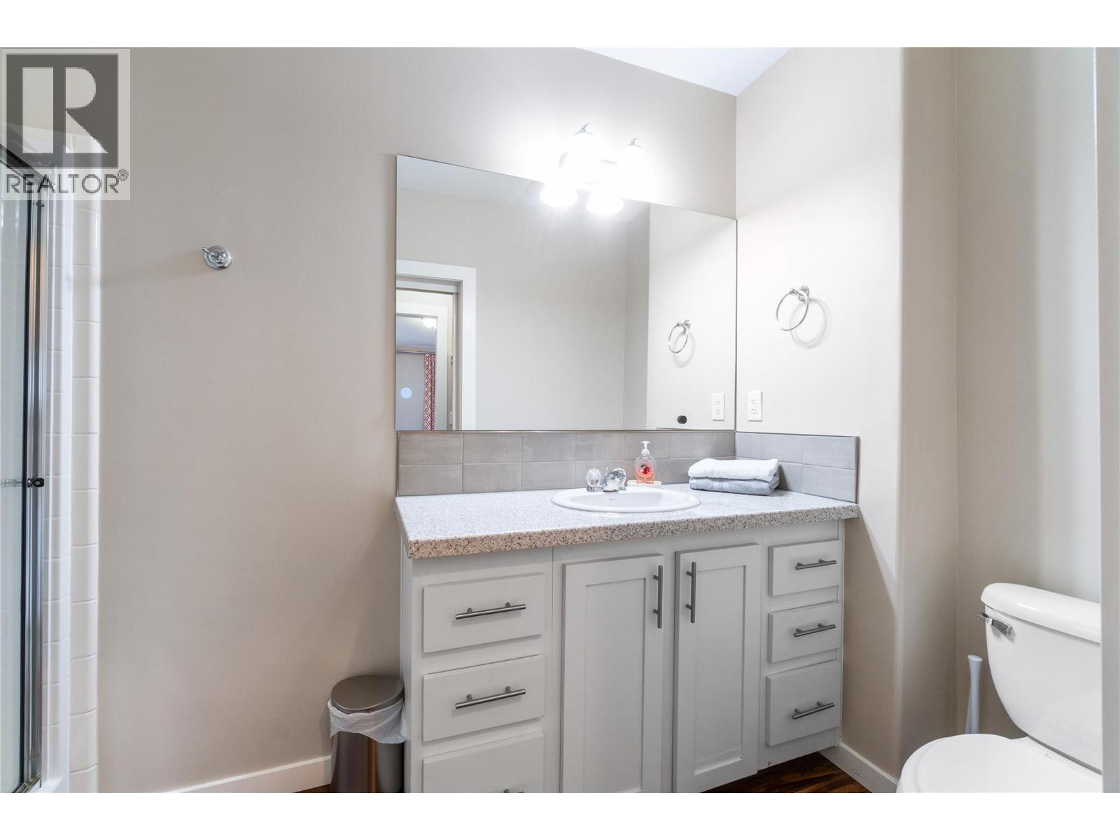 bathroom 1 - 405 97A Highway, Sicamous, BC