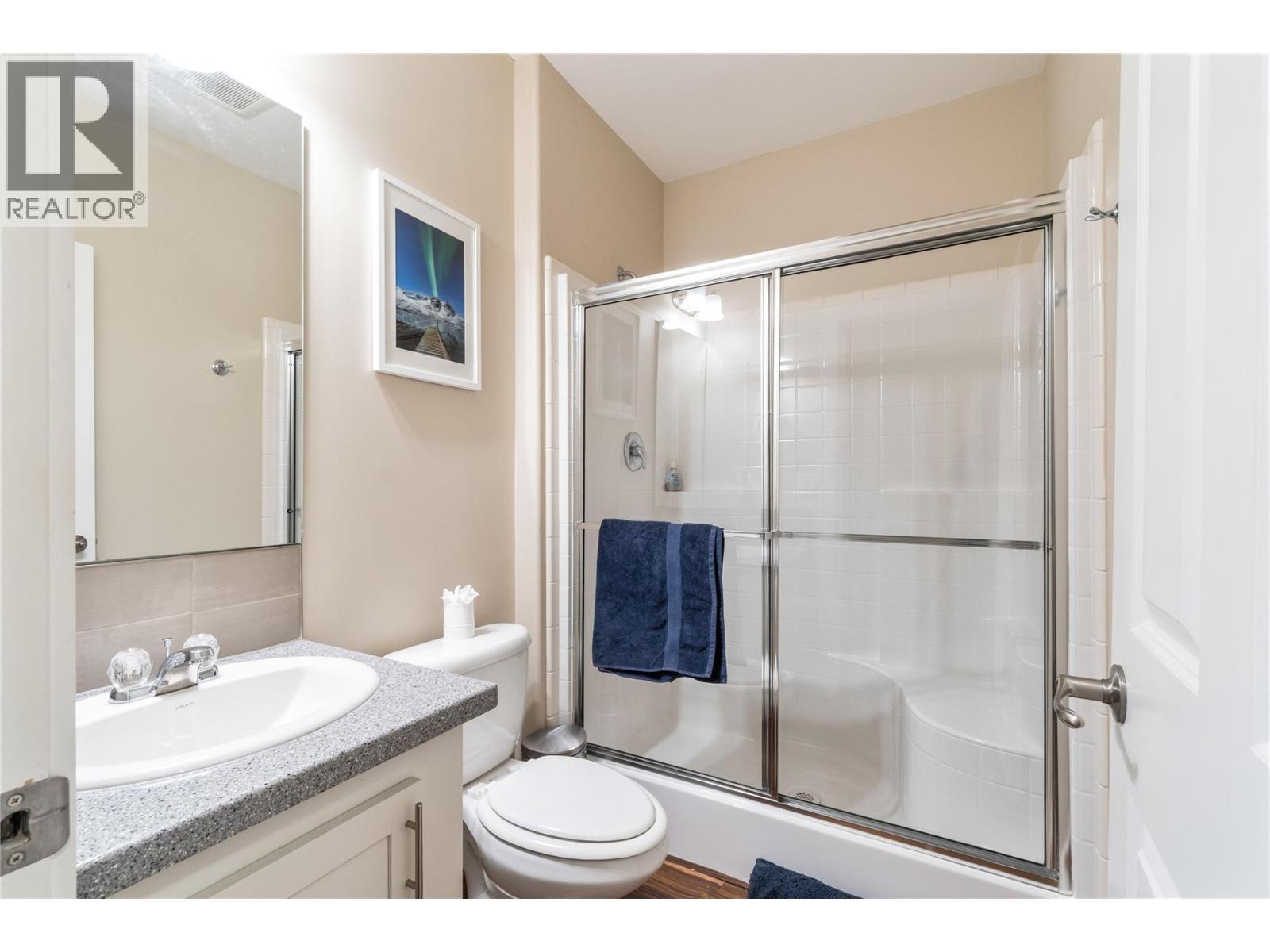bathroom 4 - 405 97A Highway, Sicamous, BC