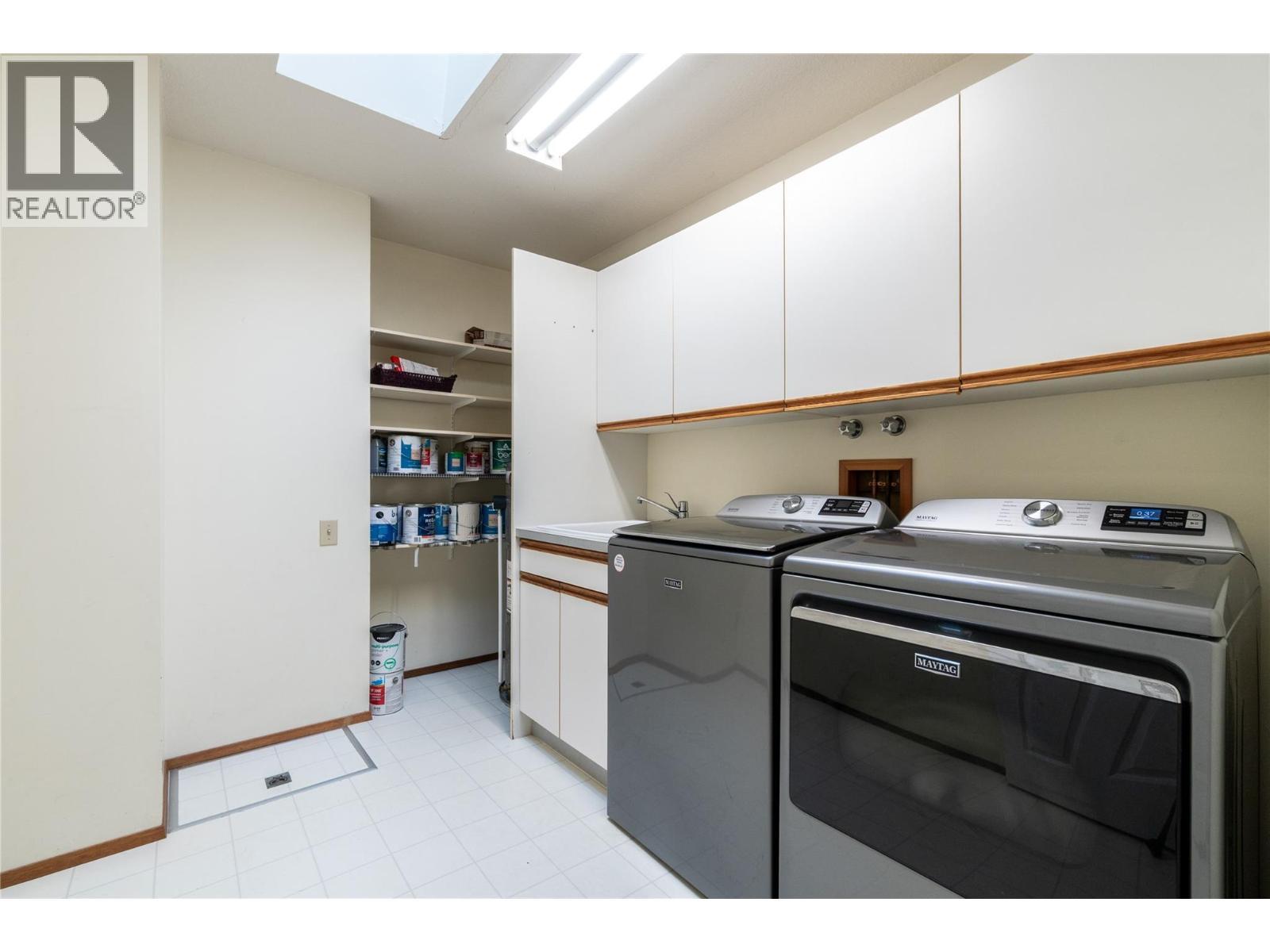 laundry room - 401 97A Highway, Sicamous, BC - Indoor Photo Showing Laundry Room