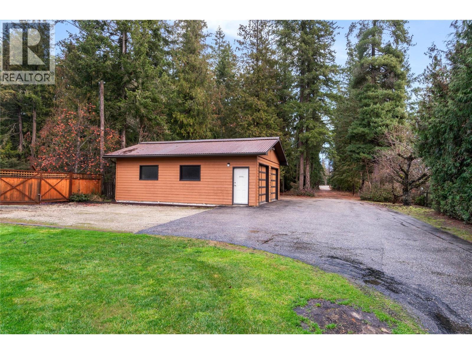 401 97A Highway, Sicamous, BC - Outdoor