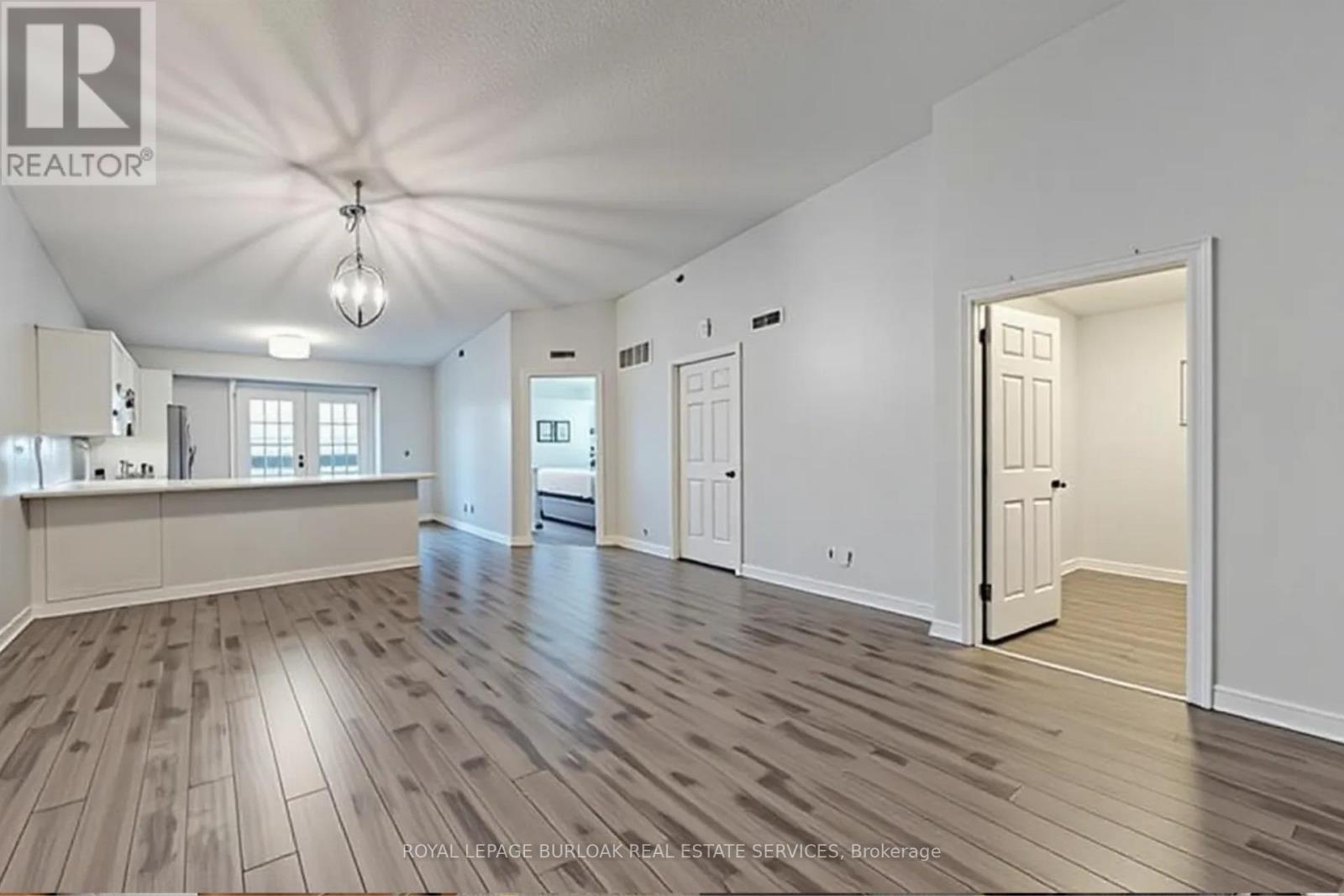 407 - 4013 Kilmer Drive, Burlington, ON - Indoor Photo Showing Other Room