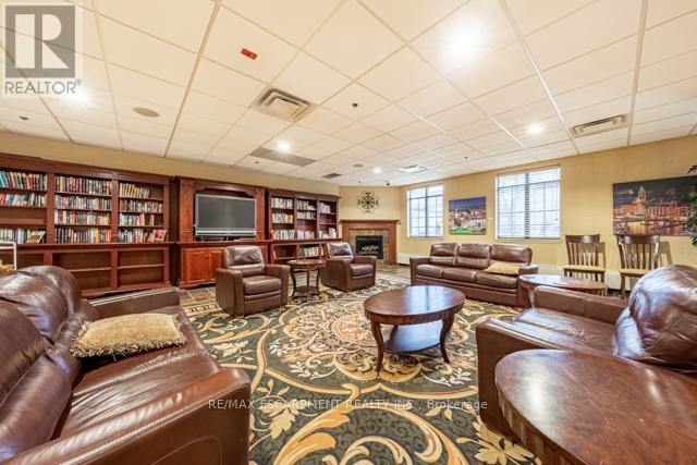 510 - 399 Elizabeth Street, Burlington, ON - Indoor