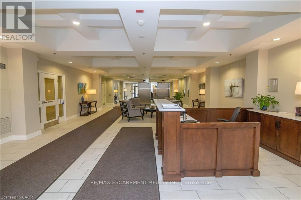 510 - 399 Elizabeth Street, Burlington, ON - Indoor Photo Showing Other Room