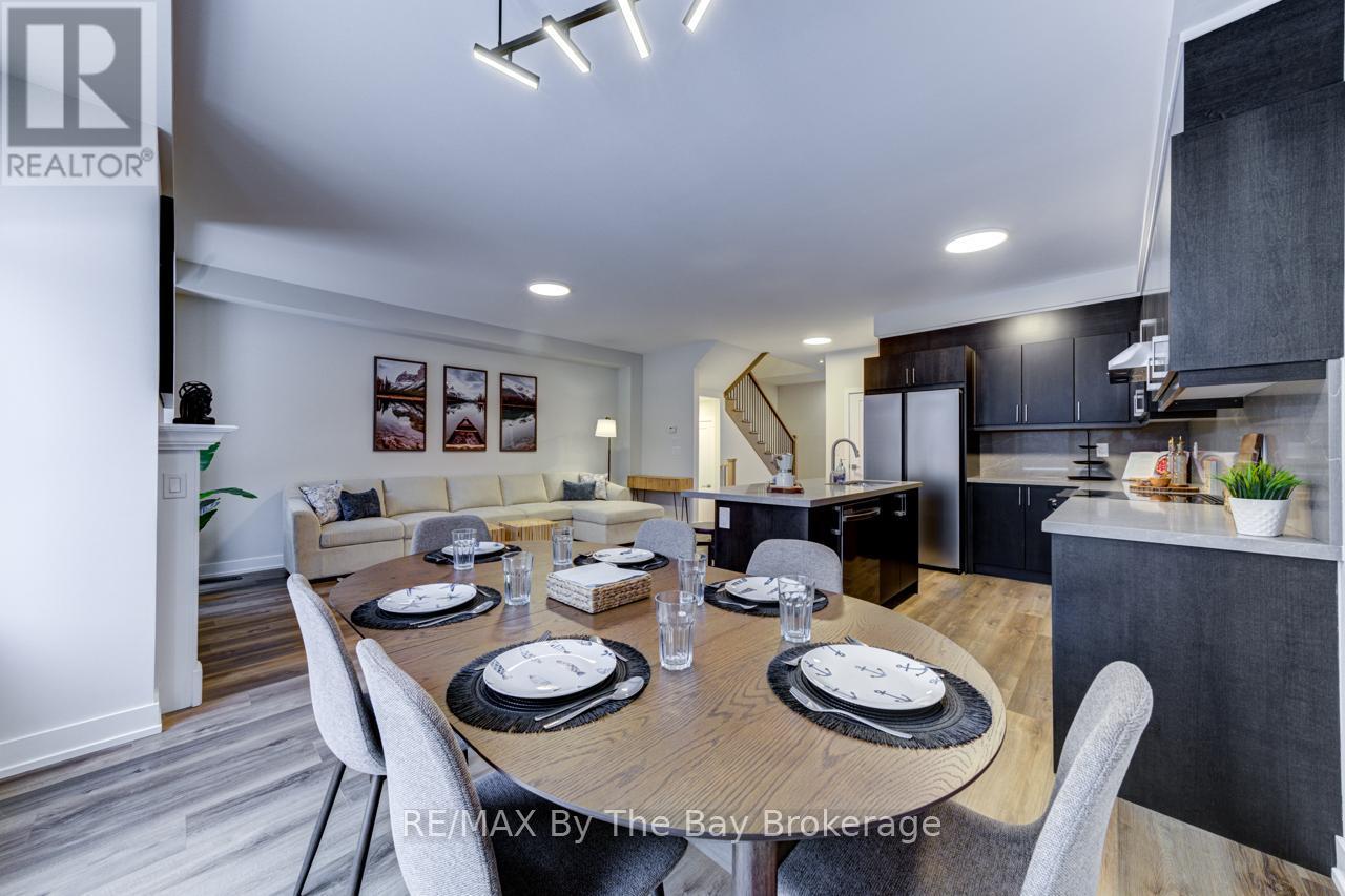 80 - 190 Crosswinds Boulevard, Blue Mountains, ON - Indoor Photo Showing Dining Room