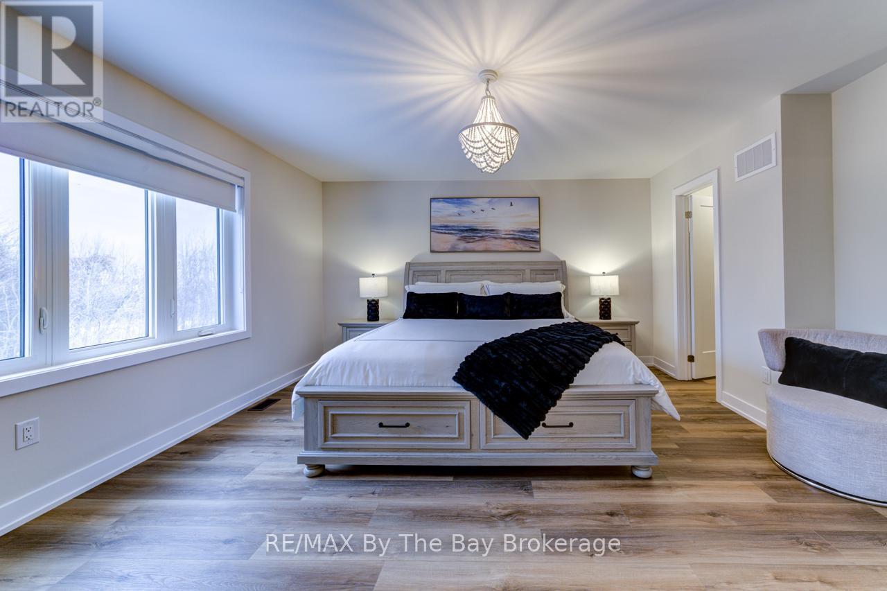80 - 190 Crosswinds Boulevard, Blue Mountains, ON - Indoor Photo Showing Bedroom