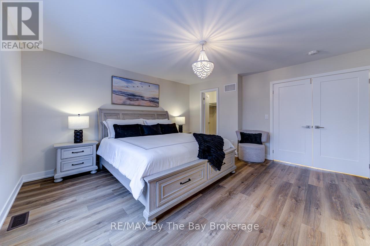 80 - 190 Crosswinds Boulevard, Blue Mountains, ON - Indoor Photo Showing Bedroom