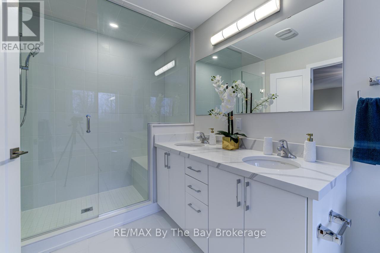 80 - 190 Crosswinds Boulevard, Blue Mountains, ON - Indoor Photo Showing Bathroom