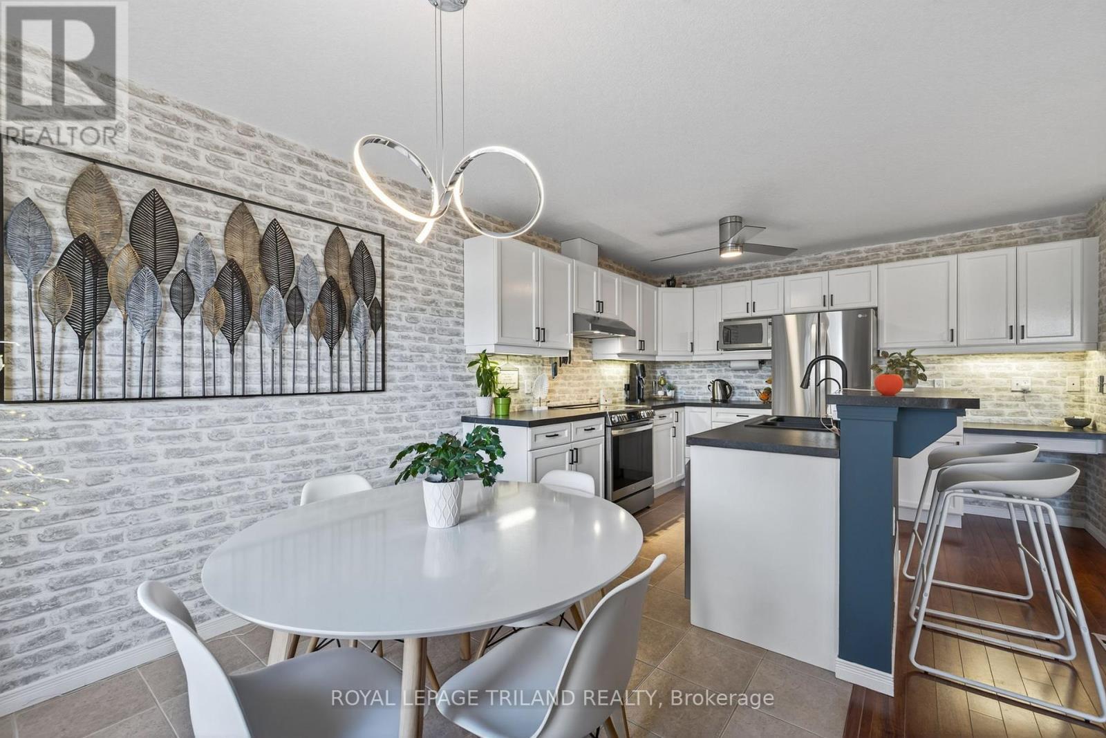 39 - 1625 Purser Street, London East (East D), ON - Indoor