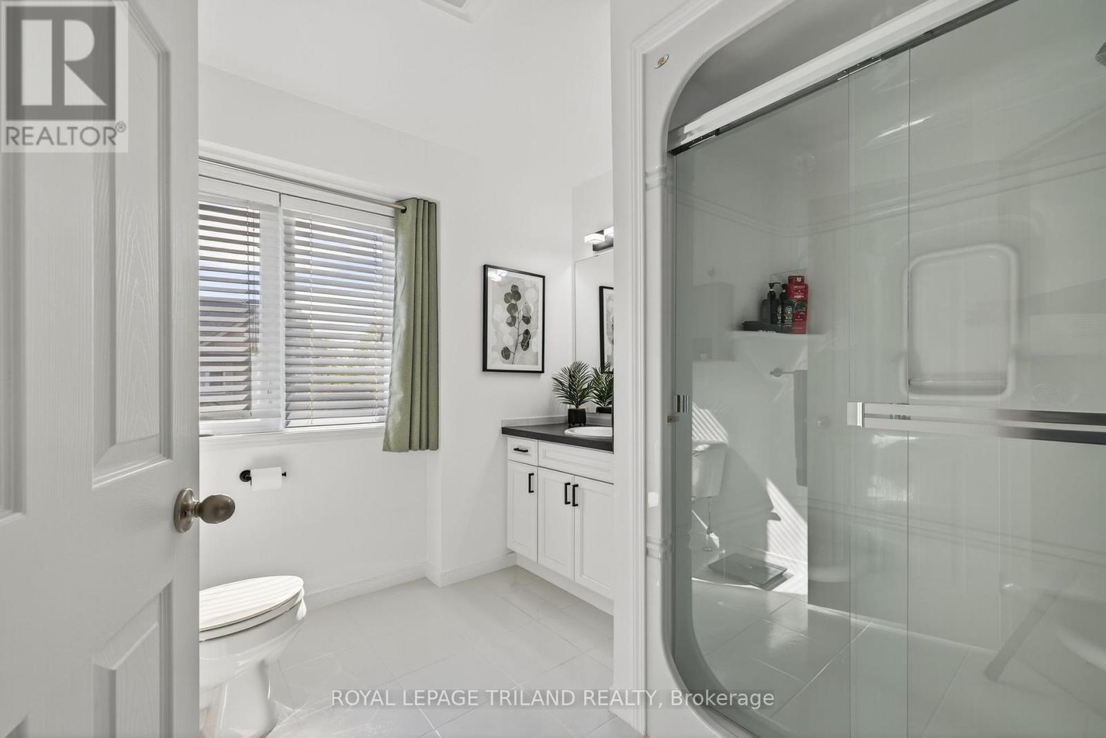 39 - 1625 Purser Street, London East (East D), ON - Indoor Photo Showing Bathroom