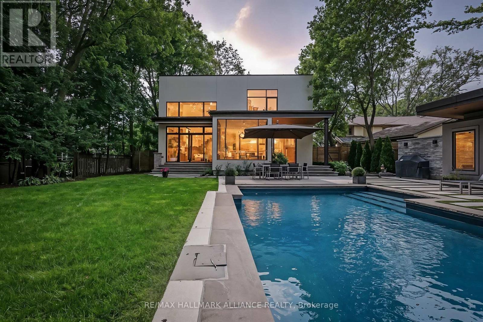 363 Morrison Road, Oakville (Mo Morrison), ON - Outdoor With In Ground Pool