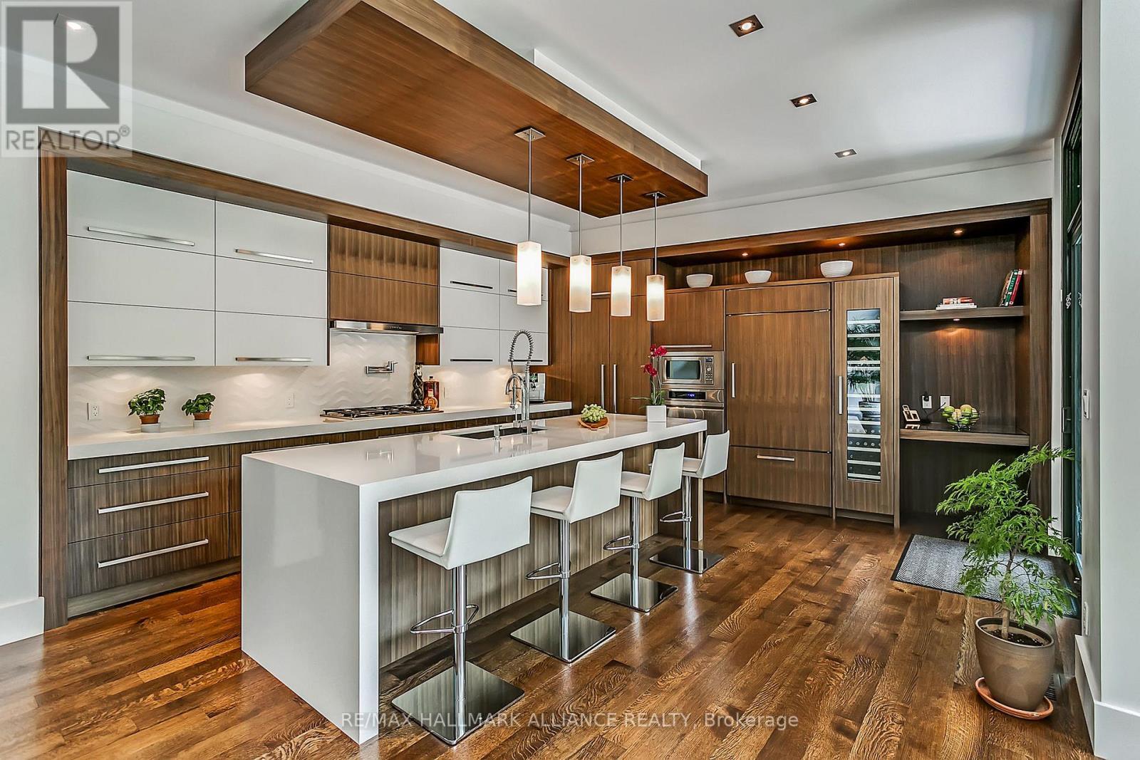 363 Morrison Road, Oakville (Mo Morrison), ON - Indoor Photo Showing Kitchen With Upgraded Kitchen