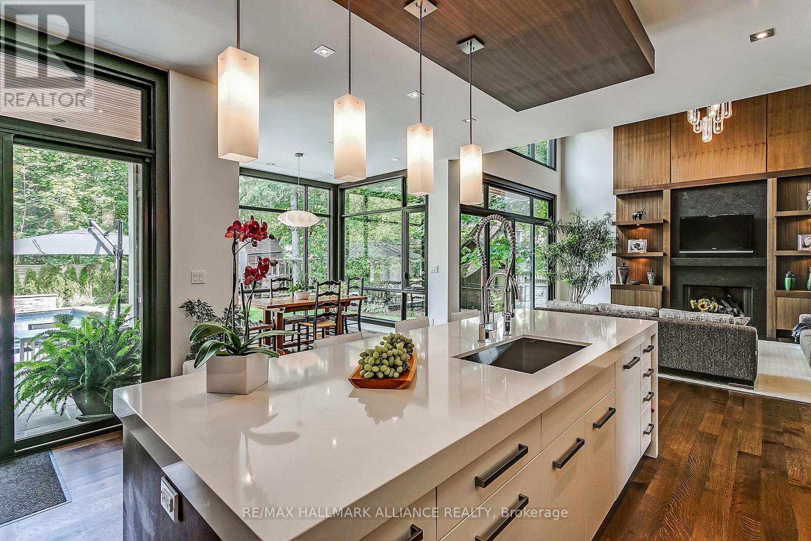363 Morrison Road, Oakville (Mo Morrison), ON - Indoor Photo Showing Kitchen With Upgraded Kitchen