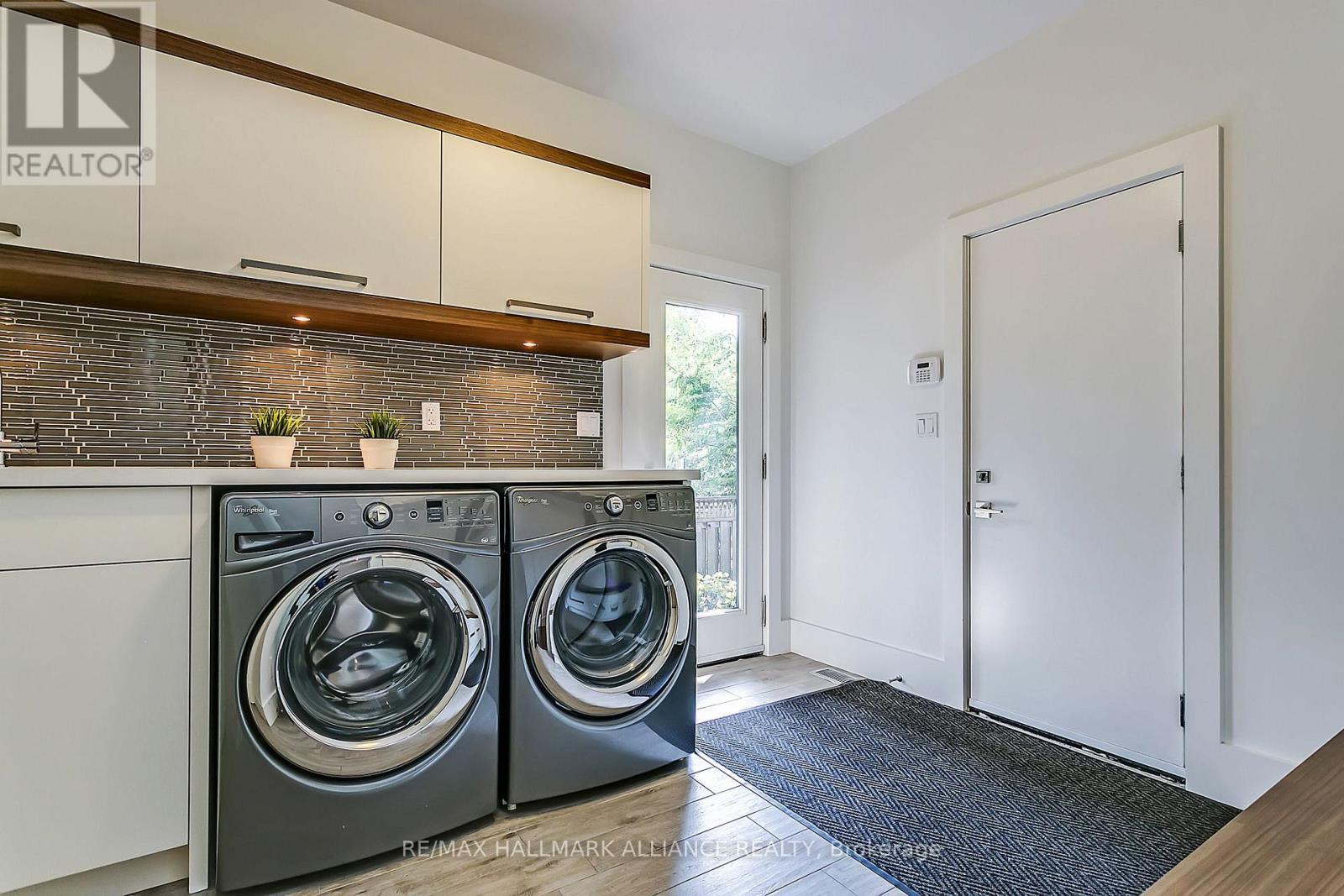 363 Morrison Road, Oakville (Mo Morrison), ON - Indoor Photo Showing Laundry Room