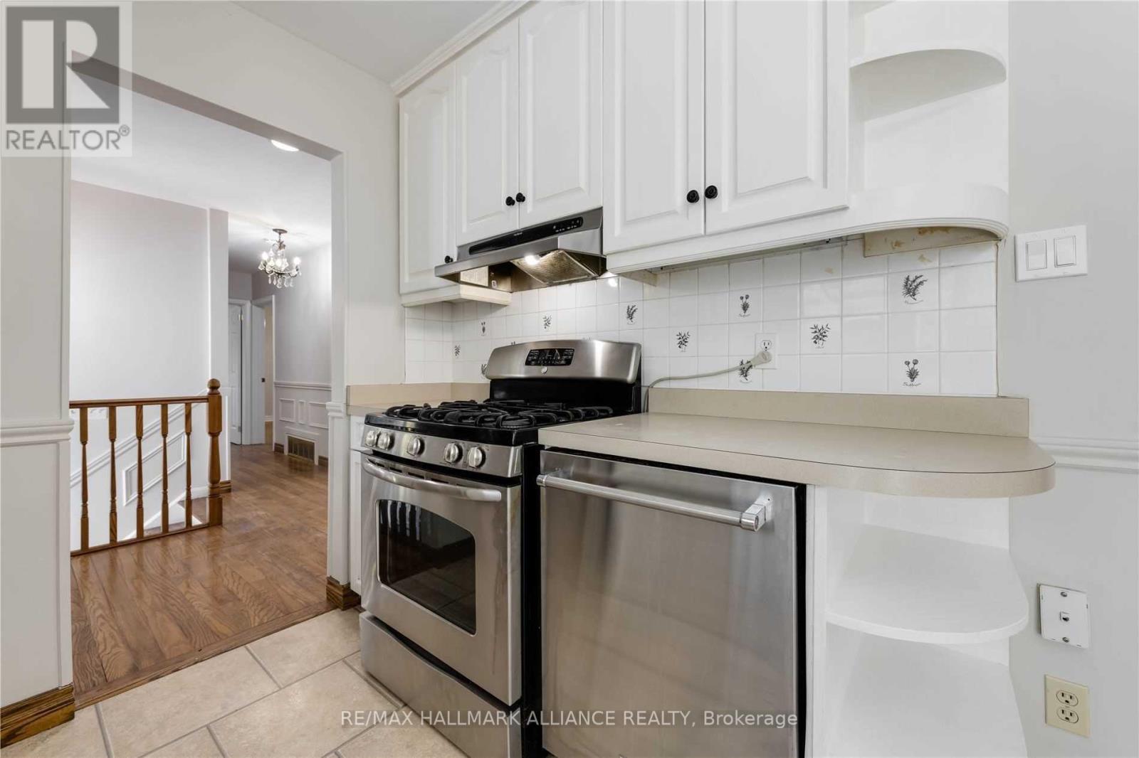 Kitchen - 463 Drummond Road, Oakville (Mo Morrison), ON - Indoor Photo Showing Kitchen