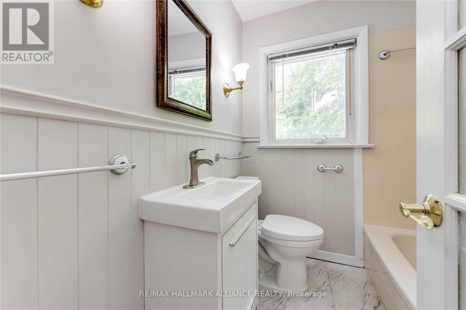 463 Drummond Road, Oakville (Mo Morrison), ON - Indoor Photo Showing Bathroom