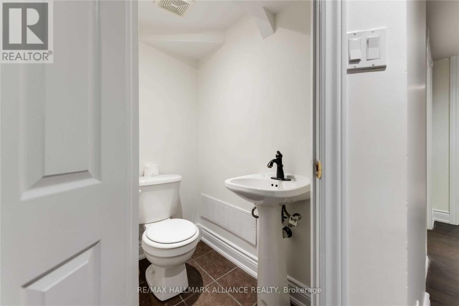 463 Drummond Road, Oakville (Mo Morrison), ON - Indoor Photo Showing Bathroom
