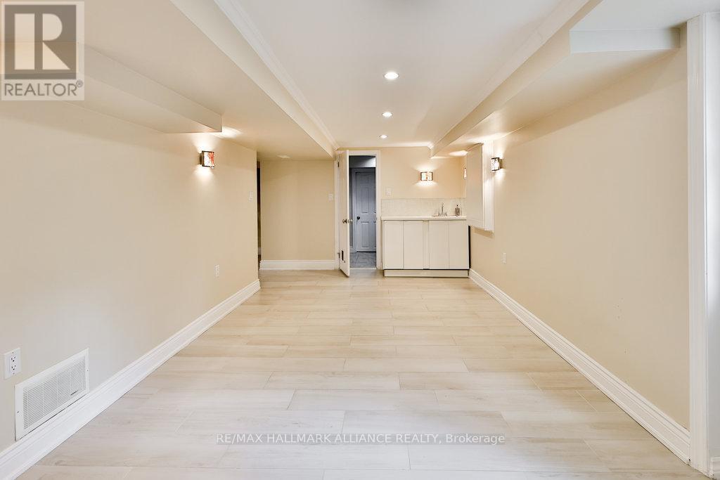 1316 Cambridge Drive, Oakville (Mo Morrison), ON - Indoor Photo Showing Other Room