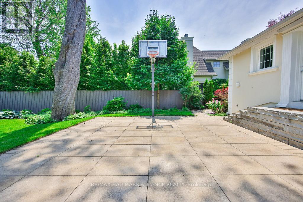 1316 Cambridge Drive, Oakville (Mo Morrison), ON - Outdoor