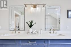 Primary bedroom ensuite -