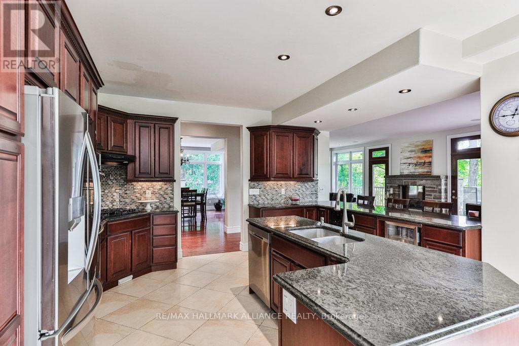 1200 Bronte Road, Oakville (Ga Glen Abbey), ON - Indoor Photo Showing Kitchen With Double Sink