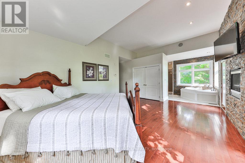 1200 Bronte Road, Oakville (Ga Glen Abbey), ON - Indoor Photo Showing Bedroom