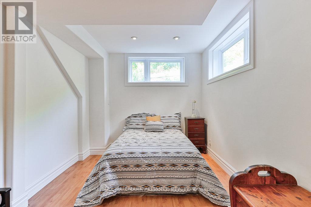 1200 Bronte Road, Oakville (Ga Glen Abbey), ON - Indoor Photo Showing Bedroom