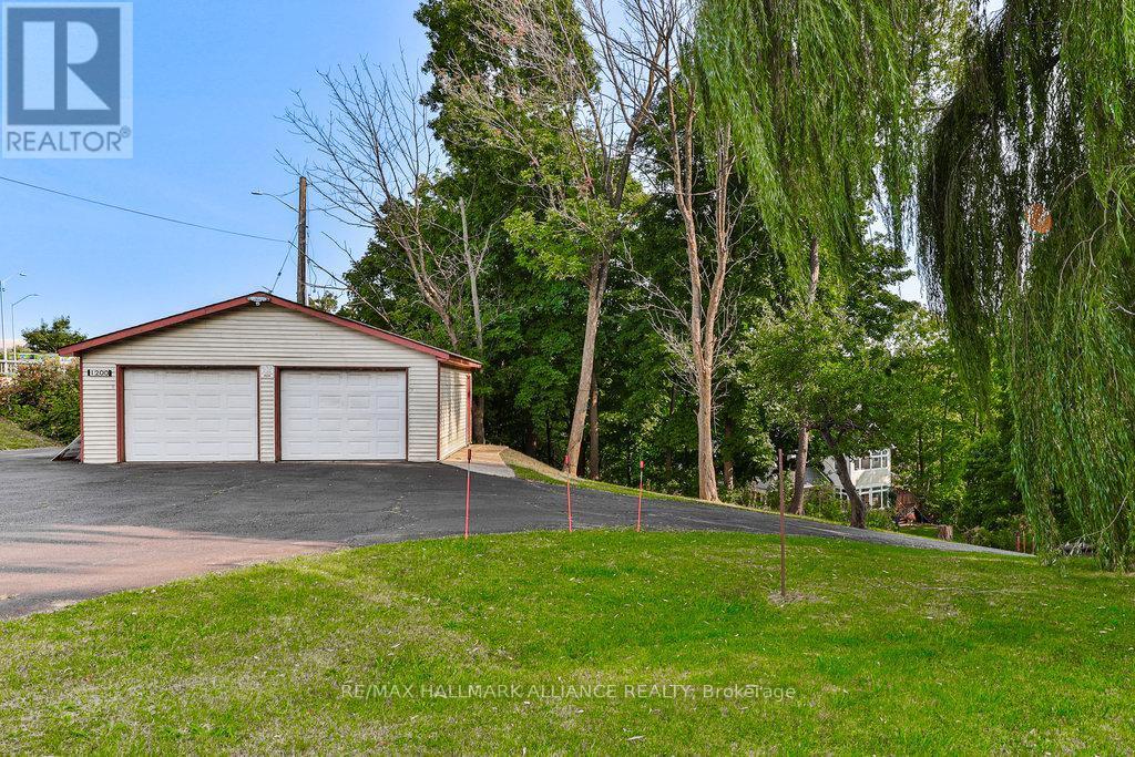 1200 Bronte Road, Oakville (Ga Glen Abbey), ON - Outdoor