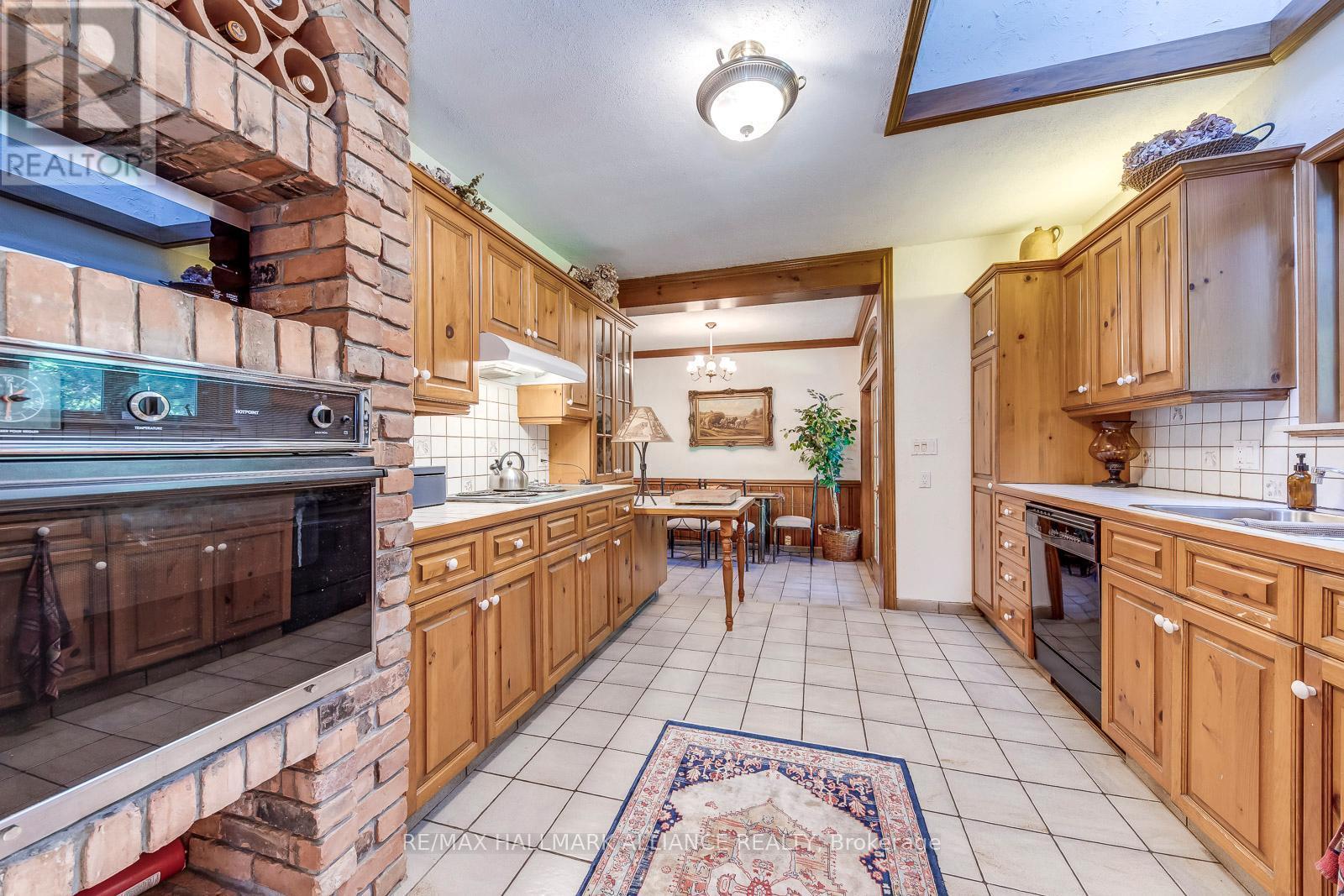 4447 Lakeshore Road, Burlington (Shoreacres), ON - Indoor Photo Showing Kitchen