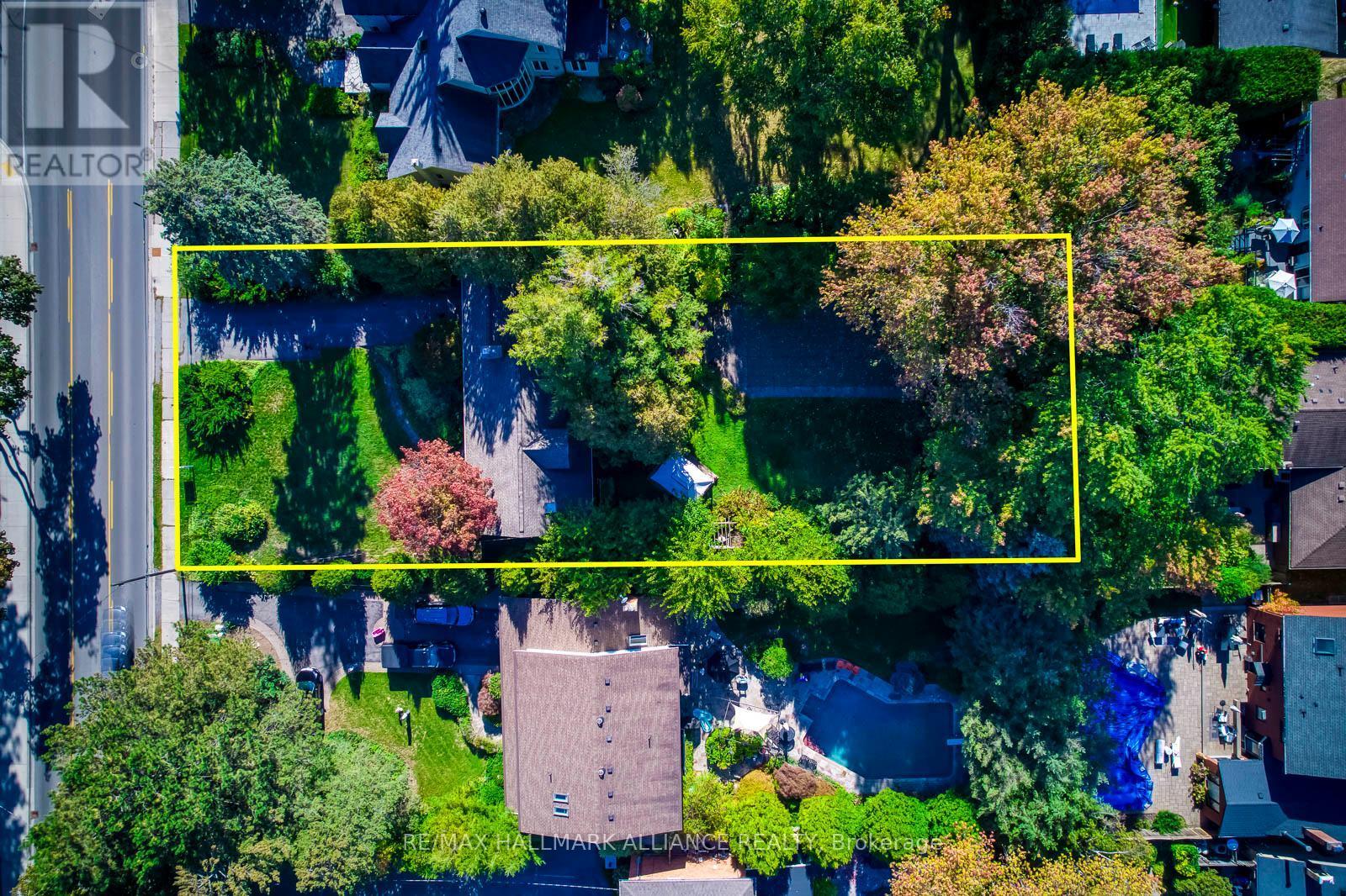 4447 Lakeshore Road, Burlington (Shoreacres), ON - Outdoor