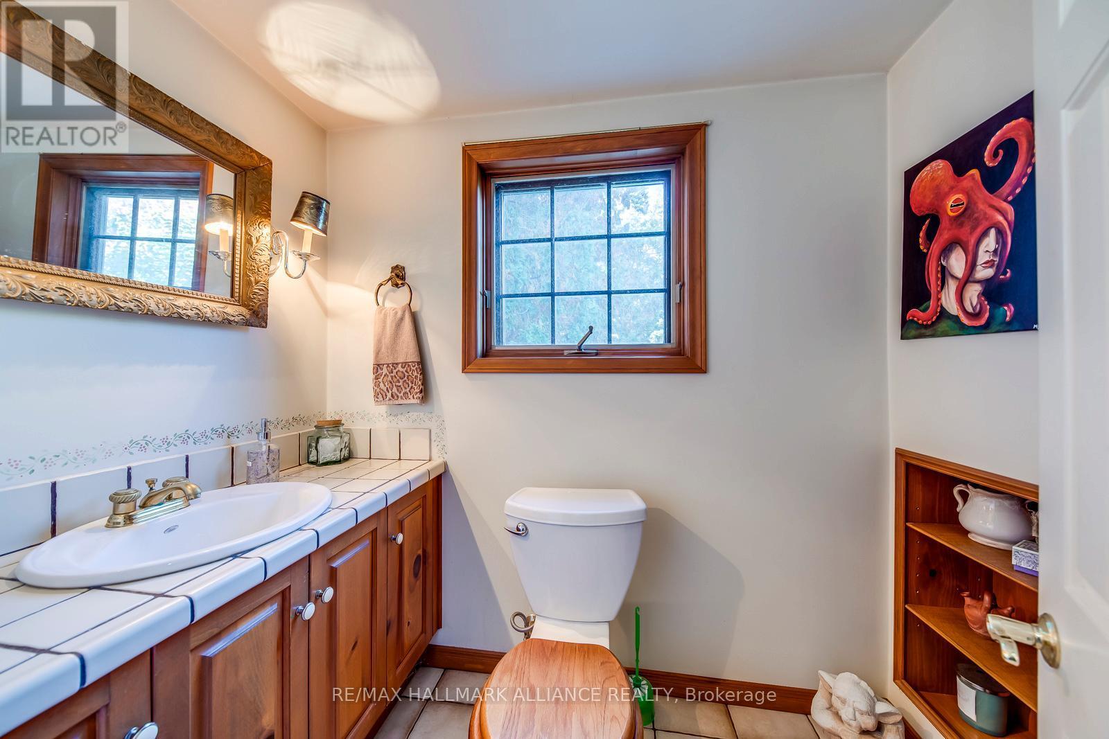 4447 Lakeshore Road, Burlington (Shoreacres), ON - Indoor Photo Showing Bathroom
