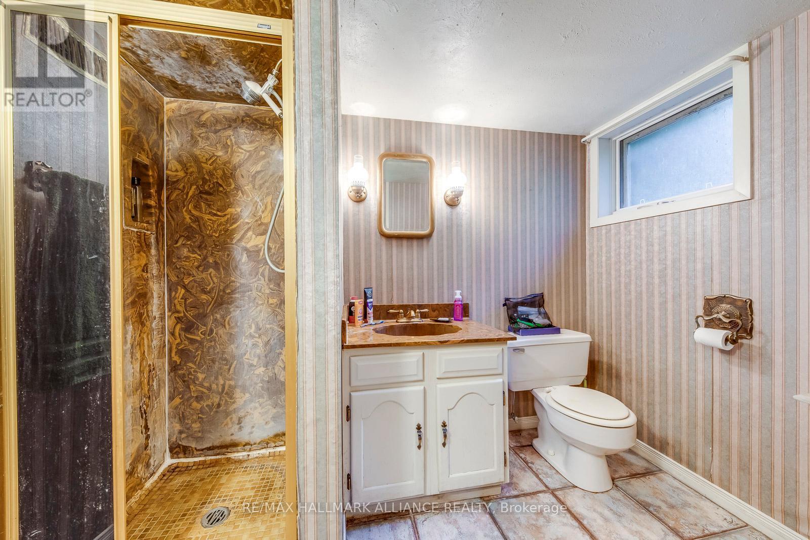 4447 Lakeshore Road, Burlington (Shoreacres), ON - Indoor Photo Showing Bathroom
