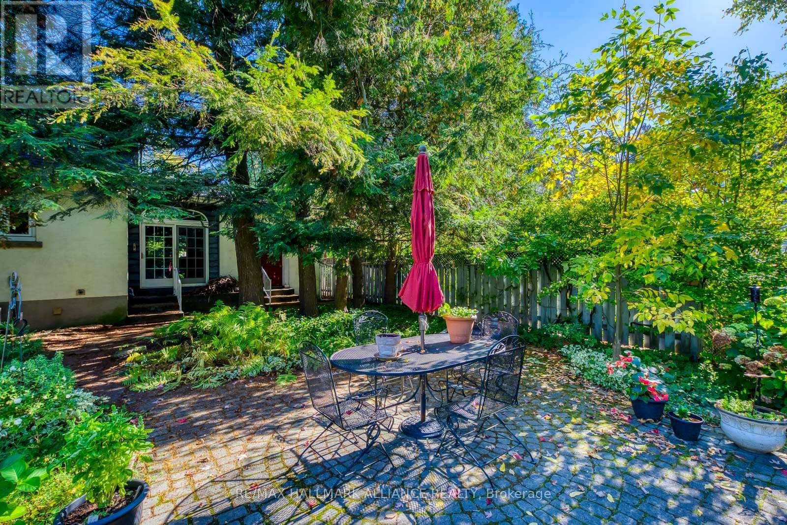 4447 Lakeshore Road, Burlington (Shoreacres), ON - Outdoor