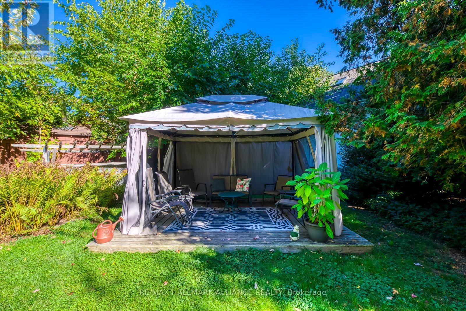 4447 Lakeshore Road, Burlington (Shoreacres), ON - Outdoor