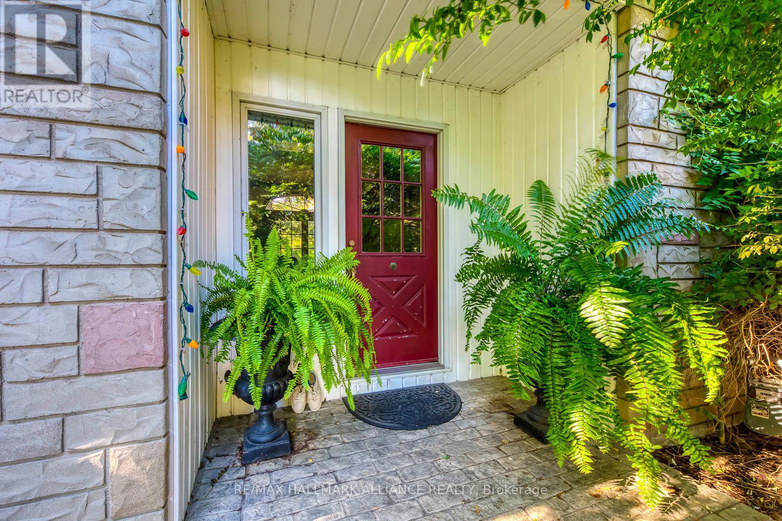 4447 Lakeshore Road, Burlington (Shoreacres), ON - Outdoor