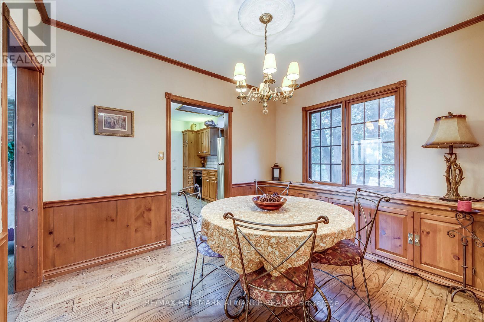 4447 Lakeshore Road, Burlington (Shoreacres), ON - Indoor Photo Showing Dining Room