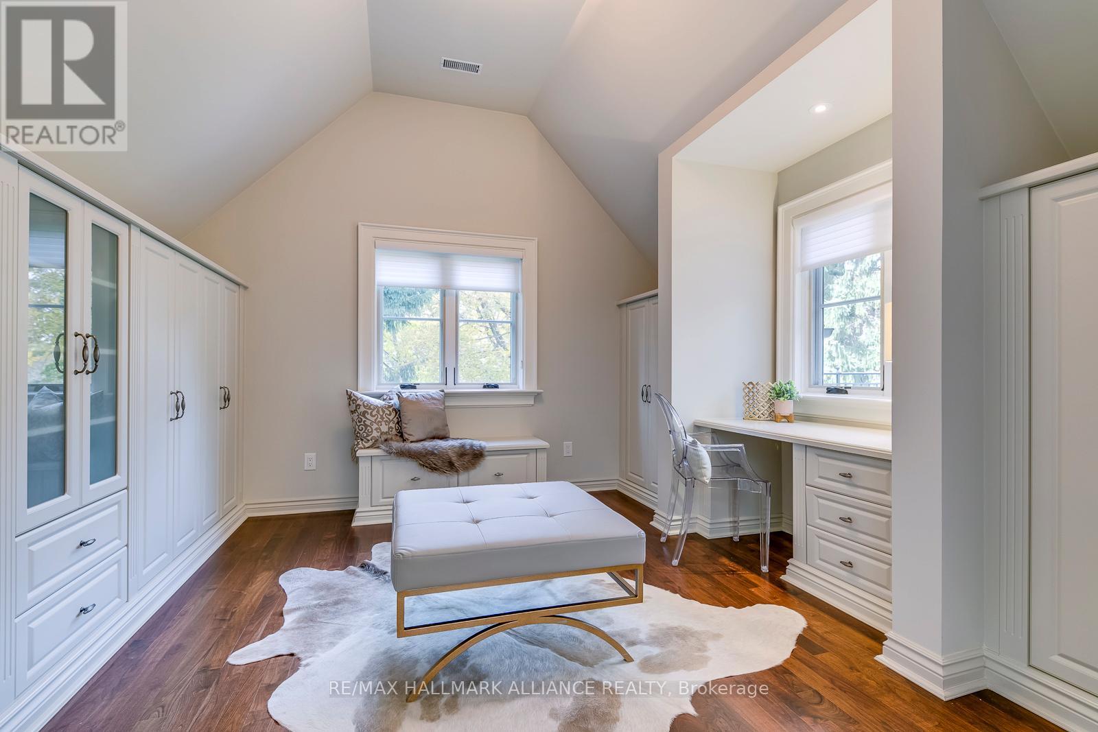 Large dressing room - 138 Dianne Avenue, Oakville (Mo Morrison), ON - Indoor Photo Showing Other Room